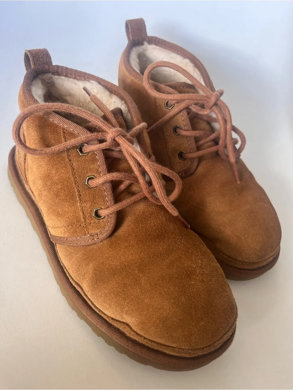 UGG Men’s Neumel Chukka Boots Chestnut Sheepskin Size 6